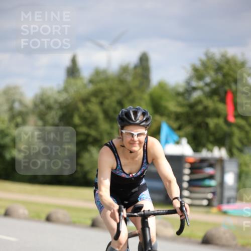 16.06.2024 - 26. Vierlanden-Triathlon Jannik Wohlers http://msf.ph/oto/6268501 16.06.2024 10:56:16 Radfahren 176, 184 meine-sportfotos.de