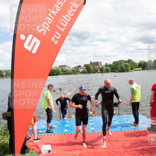 16.06.2024 - 7 Türme Triathlon MichiJ http://msf.ph/oto/6268502 16.06.2024 11:54:59 Schwimmen 310, 311, 321, 323, 341, 364, 373, 383, 386, 388, 394, 412, 420, 446, 477, 479, 484, 490, 493, 497, 532, 533, 543, 563, 564, 585, 610 meine-sportfotos.de