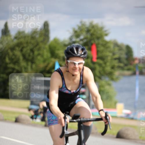 16.06.2024 - 26. Vierlanden-Triathlon Jannik Wohlers http://msf.ph/oto/6268514 16.06.2024 10:56:16 Radfahren 176, 184 meine-sportfotos.de
