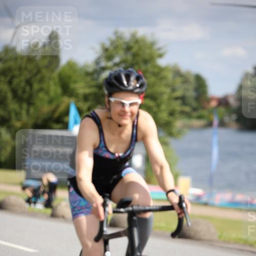 16.06.2024 - 26. Vierlanden-Triathlon Jannik Wohlers http://msf.ph/oto/6268517 16.06.2024 10:56:16 Radfahren 176, 184 meine-sportfotos.de
