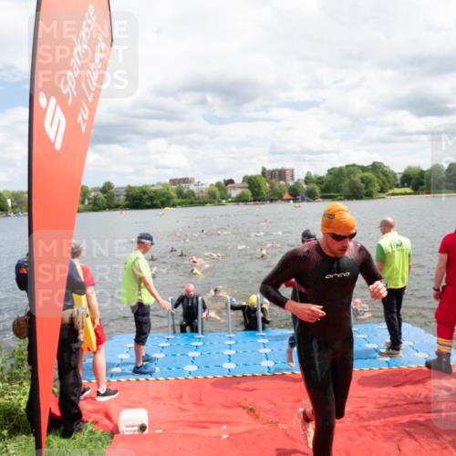 16.06.2024 - 7 Türme Triathlon MichiJ http://msf.ph/oto/6268527 16.06.2024 11:55:02 Schwimmen 311, 321, 323, 341, 364, 373, 383, 386, 388, 394, 412, 420, 446, 477, 479, 484, 490, 493, 497, 532, 543, 563, 564, 585, 610 meine-sportfotos.de