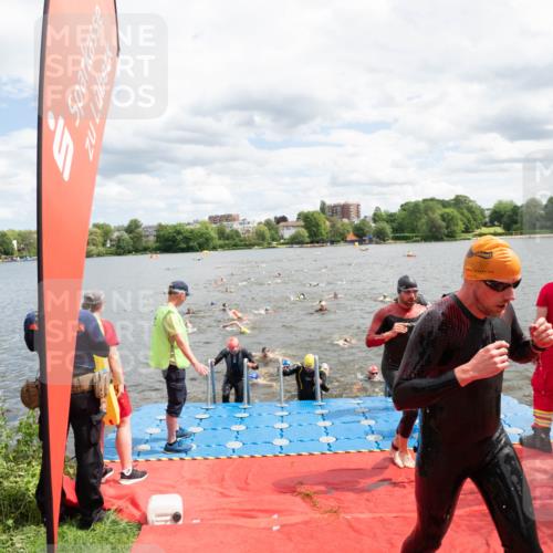 16.06.2024 - 7 Türme Triathlon MichiJ http://msf.ph/oto/6268531 16.06.2024 11:55:03 Schwimmen 311, 321, 323, 341, 364, 373, 383, 386, 388, 394, 412, 420, 446, 477, 479, 484, 490, 493, 497, 532, 543, 553, 563, 564, 585, 610 meine-sportfotos.de
