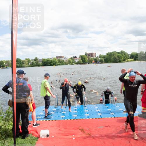 16.06.2024 - 7 Türme Triathlon MichiJ http://msf.ph/oto/6268541 16.06.2024 11:55:04 Schwimmen 311, 321, 323, 341, 364, 373, 383, 386, 388, 394, 412, 420, 446, 477, 479, 484, 490, 493, 497, 532, 543, 553, 563, 564, 585, 610 meine-sportfotos.de