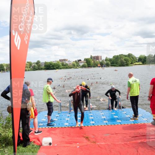 16.06.2024 - 7 Türme Triathlon MichiJ http://msf.ph/oto/6268543 16.06.2024 11:55:05 Schwimmen 311, 321, 323, 341, 364, 373, 383, 386, 388, 394, 412, 420, 446, 477, 479, 484, 490, 493, 497, 532, 543, 553, 563, 564, 585, 610 meine-sportfotos.de