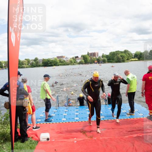 16.06.2024 - 7 Türme Triathlon MichiJ http://msf.ph/oto/6268549 16.06.2024 11:55:07 Schwimmen 311, 321, 323, 341, 353, 364, 373, 383, 386, 388, 394, 412, 420, 446, 477, 479, 484, 490, 493, 497, 527, 532, 553, 563, 564, 585, 610 meine-sportfotos.de