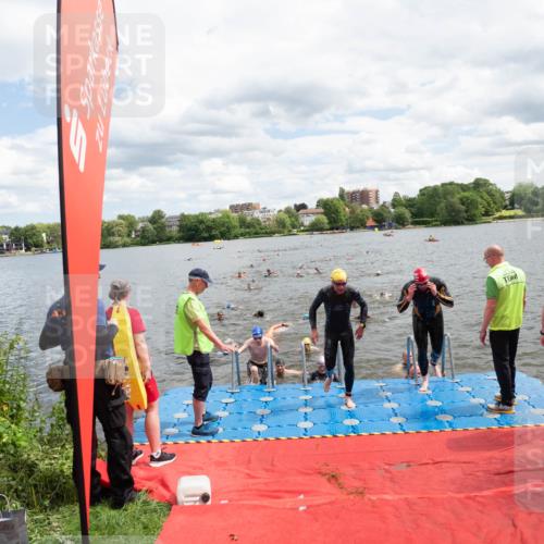 16.06.2024 - 7 Türme Triathlon MichiJ http://msf.ph/oto/6268562 16.06.2024 11:55:10 Schwimmen 311, 321, 323, 341, 353, 364, 373, 383, 386, 388, 394, 412, 420, 446, 477, 479, 484, 490, 493, 497, 514, 527, 532, 553, 563, 564, 585 meine-sportfotos.de