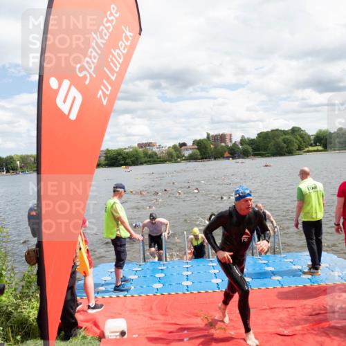 16.06.2024 - 7 Türme Triathlon MichiJ http://msf.ph/oto/6268595 16.06.2024 11:55:17 Schwimmen 311, 321, 323, 341, 353, 364, 373, 383, 386, 394, 412, 420, 446, 447, 477, 479, 490, 493, 497, 506, 514, 527, 532, 553, 563, 564 meine-sportfotos.de