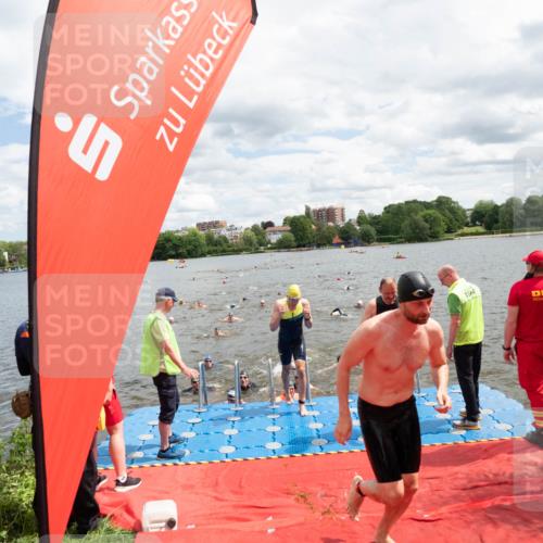 16.06.2024 - 7 Türme Triathlon MichiJ http://msf.ph/oto/6268604 16.06.2024 11:55:20 Schwimmen 311, 320, 323, 341, 353, 364, 372, 373, 384, 386, 394, 412, 420, 443, 446, 447, 477, 479, 493, 497, 506, 514, 527, 532, 553, 563, 564 meine-sportfotos.de