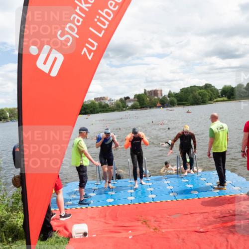 16.06.2024 - 7 Türme Triathlon MichiJ http://msf.ph/oto/6268621 16.06.2024 11:55:25 Schwimmen 320, 323, 329, 341, 353, 372, 373, 384, 386, 412, 420, 430, 443, 446, 447, 463, 477, 479, 493, 497, 506, 514, 527, 532, 551, 553, 563, 564 meine-sportfotos.de