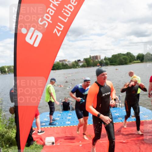 16.06.2024 - 7 Türme Triathlon MichiJ http://msf.ph/oto/6268630 16.06.2024 11:55:27 Schwimmen 320, 323, 329, 341, 353, 371, 372, 373, 384, 386, 412, 420, 430, 443, 447, 463, 477, 479, 493, 497, 506, 514, 527, 532, 551, 553, 563, 564 meine-sportfotos.de
