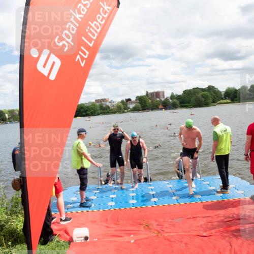 16.06.2024 - 7 Türme Triathlon MichiJ http://msf.ph/oto/6268643 16.06.2024 11:55:30 Schwimmen 320, 323, 329, 341, 353, 371, 372, 373, 384, 386, 402, 412, 430, 443, 447, 463, 477, 479, 493, 497, 506, 514, 527, 532, 551, 553, 563, 564 meine-sportfotos.de