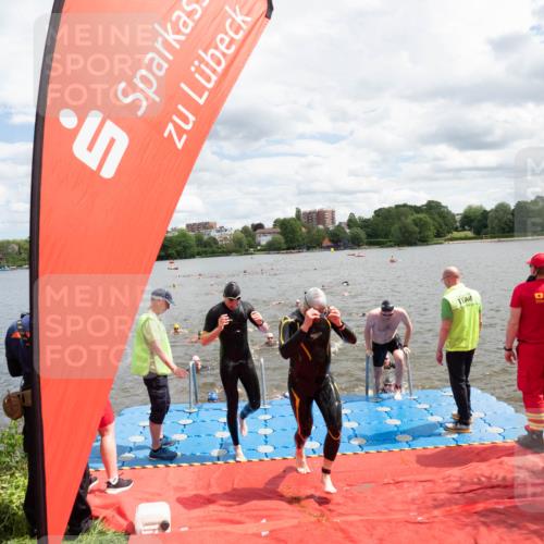 16.06.2024 - 7 Türme Triathlon MichiJ http://msf.ph/oto/6268647 16.06.2024 11:55:34 Schwimmen 320, 323, 329, 341, 353, 371, 372, 373, 384, 386, 402, 430, 437, 443, 447, 454, 463, 479, 493, 497, 506, 514, 527, 532, 551, 553, 563, 564 meine-sportfotos.de