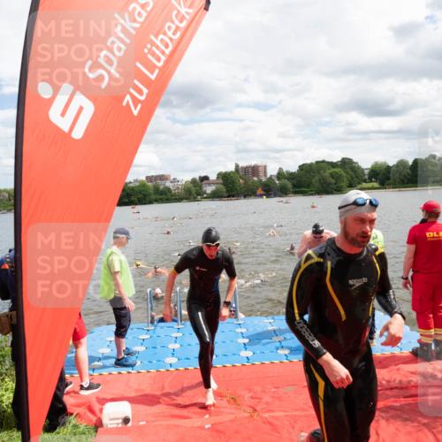 16.06.2024 - 7 Türme Triathlon MichiJ http://msf.ph/oto/6268655 16.06.2024 11:55:35 Schwimmen 320, 323, 329, 341, 353, 371, 372, 373, 384, 386, 402, 430, 437, 443, 447, 454, 463, 493, 497, 506, 514, 527, 532, 551, 553, 563, 564 meine-sportfotos.de
