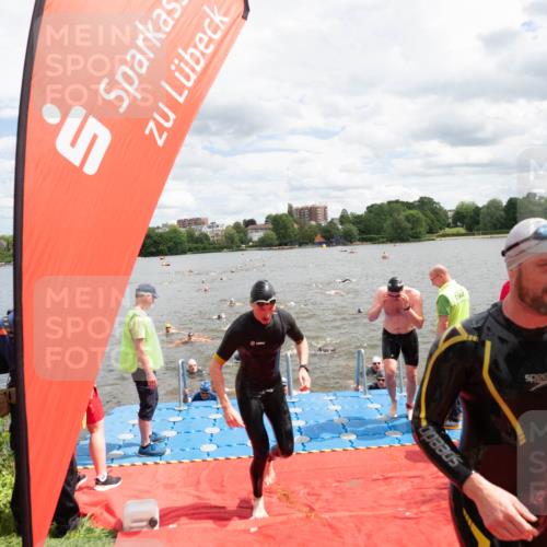 16.06.2024 - 7 Türme Triathlon MichiJ http://msf.ph/oto/6268658 16.06.2024 11:55:35 Schwimmen 320, 323, 329, 341, 353, 371, 372, 373, 384, 386, 402, 430, 437, 443, 447, 454, 463, 493, 497, 506, 514, 527, 532, 551, 553, 563, 564 meine-sportfotos.de