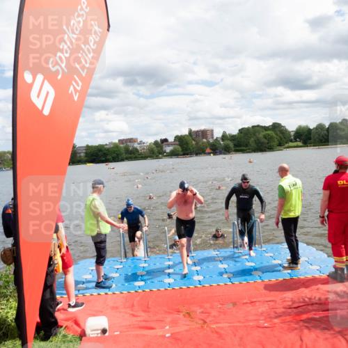 16.06.2024 - 7 Türme Triathlon MichiJ http://msf.ph/oto/6268668 16.06.2024 11:55:39 Schwimmen 320, 329, 341, 353, 371, 372, 373, 384, 402, 430, 437, 443, 447, 454, 463, 493, 497, 506, 514, 527, 532, 551, 553, 563, 564 meine-sportfotos.de