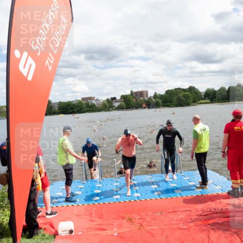 16.06.2024 - 7 Türme Triathlon MichiJ http://msf.ph/oto/6268670 16.06.2024 11:55:39 Schwimmen 320, 329, 341, 353, 371, 372, 373, 384, 402, 430, 437, 443, 447, 454, 463, 493, 497, 506, 514, 527, 532, 551, 553, 563, 564 meine-sportfotos.de