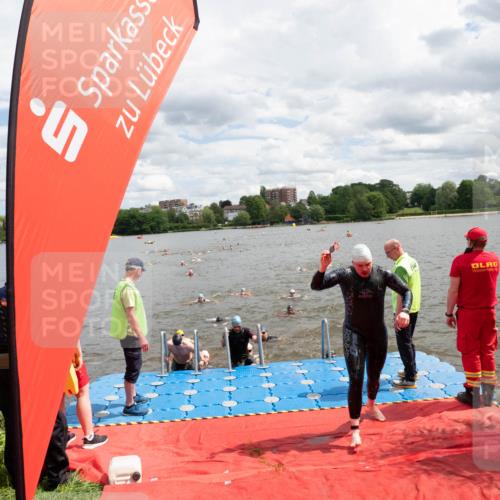 16.06.2024 - 7 Türme Triathlon MichiJ http://msf.ph/oto/6268689 16.06.2024 11:55:44 Schwimmen 320, 329, 341, 353, 371, 372, 373, 384, 396, 402, 430, 437, 443, 447, 454, 463, 497, 506, 514, 527, 551, 553, 616 meine-sportfotos.de