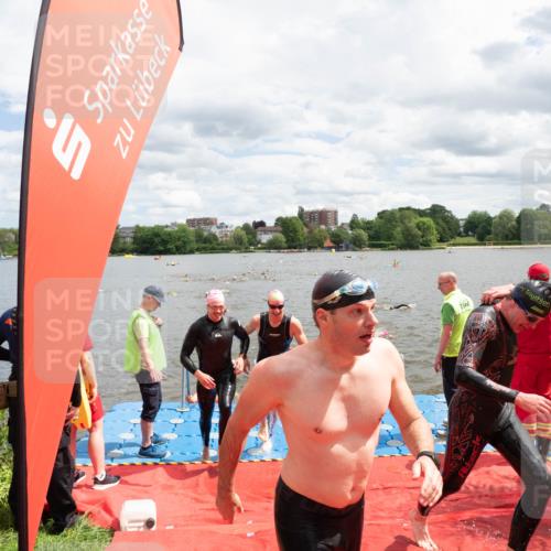 16.06.2024 - 7 Türme Triathlon MichiJ http://msf.ph/oto/6268691 16.06.2024 11:55:50 Schwimmen 320, 329, 353, 371, 372, 384, 396, 402, 430, 437, 443, 447, 454, 463, 485, 506, 514, 527, 551, 553, 599, 616 meine-sportfotos.de