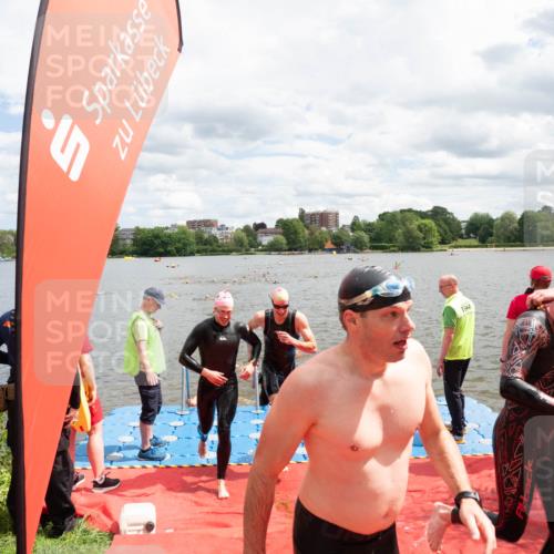 16.06.2024 - 7 Türme Triathlon MichiJ http://msf.ph/oto/6268693 16.06.2024 11:55:51 Schwimmen 320, 329, 353, 371, 372, 384, 396, 402, 430, 437, 443, 447, 454, 463, 485, 506, 514, 527, 551, 599, 616 meine-sportfotos.de