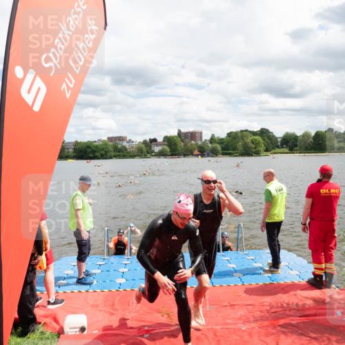 16.06.2024 - 7 Türme Triathlon MichiJ http://msf.ph/oto/6268697 16.06.2024 11:55:51 Schwimmen 320, 329, 353, 371, 372, 384, 396, 402, 430, 437, 443, 447, 454, 463, 485, 506, 514, 527, 551, 599, 616 meine-sportfotos.de