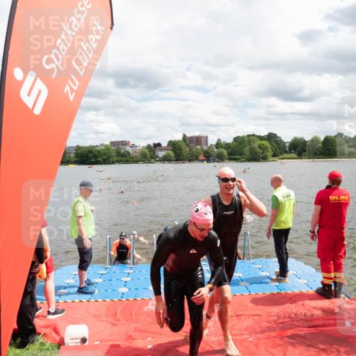 16.06.2024 - 7 Türme Triathlon MichiJ http://msf.ph/oto/6268700 16.06.2024 11:55:51 Schwimmen 320, 329, 353, 371, 372, 384, 396, 402, 430, 437, 443, 447, 454, 463, 485, 506, 514, 527, 551, 599, 616 meine-sportfotos.de
