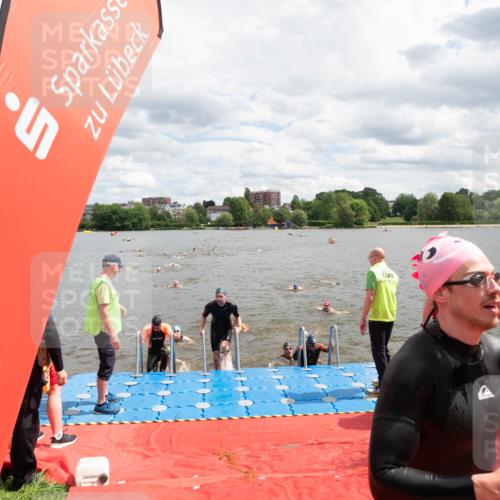 16.06.2024 - 7 Türme Triathlon MichiJ http://msf.ph/oto/6268704 16.06.2024 11:55:52 Schwimmen 320, 329, 353, 371, 372, 384, 396, 402, 430, 437, 443, 447, 454, 463, 485, 506, 514, 527, 551, 599, 616 meine-sportfotos.de