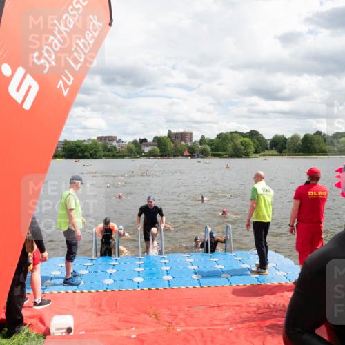 16.06.2024 - 7 Türme Triathlon MichiJ http://msf.ph/oto/6268706 16.06.2024 11:55:52 Schwimmen 320, 329, 353, 371, 372, 384, 396, 402, 430, 437, 443, 447, 454, 463, 485, 506, 514, 527, 551, 599, 616 meine-sportfotos.de