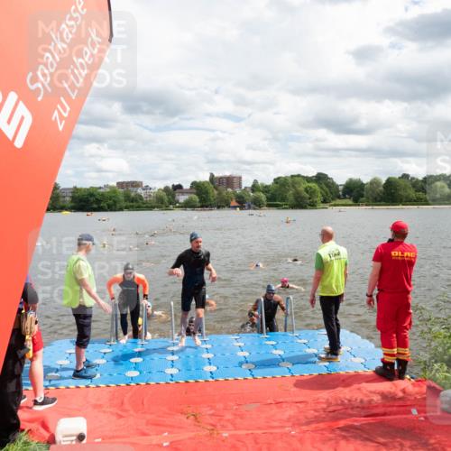 16.06.2024 - 7 Türme Triathlon MichiJ http://msf.ph/oto/6268717 16.06.2024 11:55:53 Schwimmen 320, 329, 353, 371, 372, 384, 396, 402, 430, 437, 443, 447, 454, 463, 485, 506, 514, 527, 551, 599, 616 meine-sportfotos.de