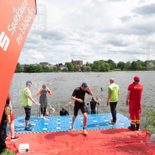 16.06.2024 - 7 Türme Triathlon MichiJ http://msf.ph/oto/6268721 16.06.2024 11:55:54 Schwimmen 320, 329, 353, 371, 372, 384, 396, 402, 430, 437, 443, 447, 454, 463, 485, 506, 514, 551, 599, 616 meine-sportfotos.de