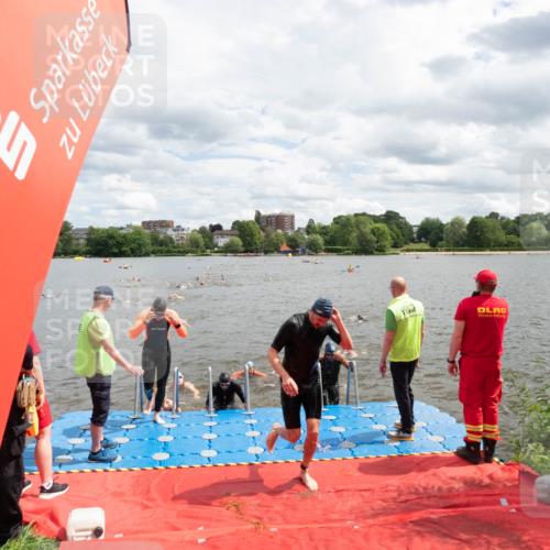 16.06.2024 - 7 Türme Triathlon MichiJ http://msf.ph/oto/6268723 16.06.2024 11:55:54 Schwimmen 320, 329, 353, 371, 372, 384, 396, 402, 430, 437, 443, 447, 454, 463, 485, 506, 514, 551, 599, 616 meine-sportfotos.de