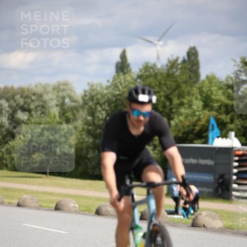16.06.2024 - 26. Vierlanden-Triathlon Jannik Wohlers http://msf.ph/oto/6268775 16.06.2024 10:56:27 Radfahren 6, 40, 168 meine-sportfotos.de