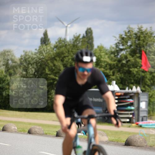 16.06.2024 - 26. Vierlanden-Triathlon Jannik Wohlers http://msf.ph/oto/6268785 16.06.2024 10:56:27 Radfahren 6, 40, 168 meine-sportfotos.de