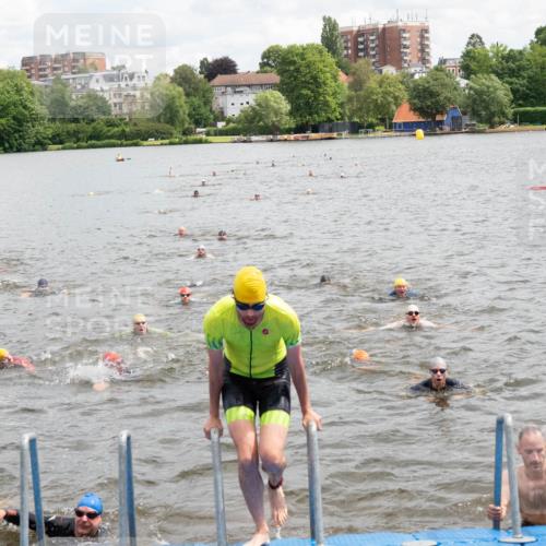 16.06.2024 - 7 Türme Triathlon MichiJ http://msf.ph/oto/6268846 16.06.2024 11:56:30 Schwimmen 374, 382, 391, 404, 410, 413, 481, 485, 495, 523, 535, 541, 548, 575, 594, 599 meine-sportfotos.de