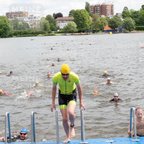 16.06.2024 - 7 Türme Triathlon MichiJ http://msf.ph/oto/6268848 16.06.2024 11:56:31 Schwimmen 374, 382, 391, 404, 410, 413, 481, 485, 495, 523, 535, 541, 548, 575, 594, 599 meine-sportfotos.de