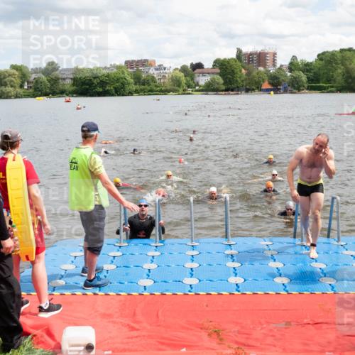 16.06.2024 - 7 Türme Triathlon MichiJ http://msf.ph/oto/6268869 16.06.2024 11:56:34 Schwimmen 374, 382, 391, 404, 410, 413, 481, 495, 523, 535, 541, 548, 575, 594, 599 meine-sportfotos.de