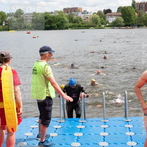 16.06.2024 - 7 Türme Triathlon MichiJ http://msf.ph/oto/6268876 16.06.2024 11:56:36 Schwimmen 374, 382, 391, 404, 410, 413, 481, 495, 523, 535, 541, 548, 575, 594, 599 meine-sportfotos.de