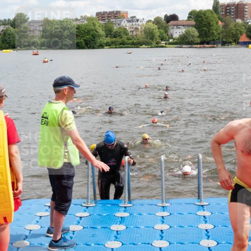 16.06.2024 - 7 Türme Triathlon MichiJ http://msf.ph/oto/6268878 16.06.2024 11:56:36 Schwimmen 374, 382, 391, 404, 410, 413, 481, 495, 523, 535, 541, 548, 575, 594, 599 meine-sportfotos.de