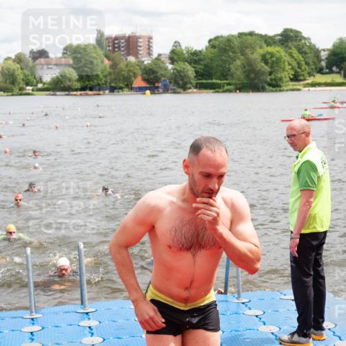 16.06.2024 - 7 Türme Triathlon MichiJ http://msf.ph/oto/6268880 16.06.2024 11:56:37 Schwimmen 374, 382, 391, 404, 410, 413, 481, 495, 523, 535, 541, 548, 575, 594, 599 meine-sportfotos.de