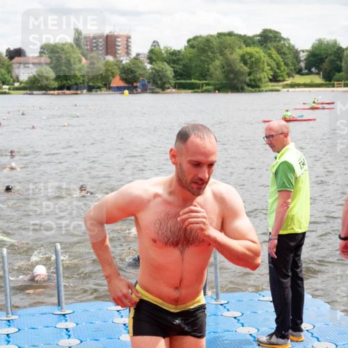 16.06.2024 - 7 Türme Triathlon MichiJ http://msf.ph/oto/6268882 16.06.2024 11:56:37 Schwimmen 374, 382, 391, 404, 410, 413, 481, 495, 523, 535, 541, 548, 575, 594, 599 meine-sportfotos.de