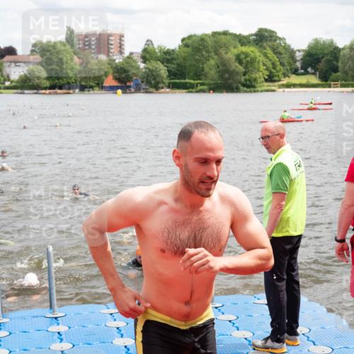 16.06.2024 - 7 Türme Triathlon MichiJ http://msf.ph/oto/6268884 16.06.2024 11:56:37 Schwimmen 374, 382, 391, 404, 410, 413, 481, 495, 523, 535, 541, 548, 575, 594, 599 meine-sportfotos.de