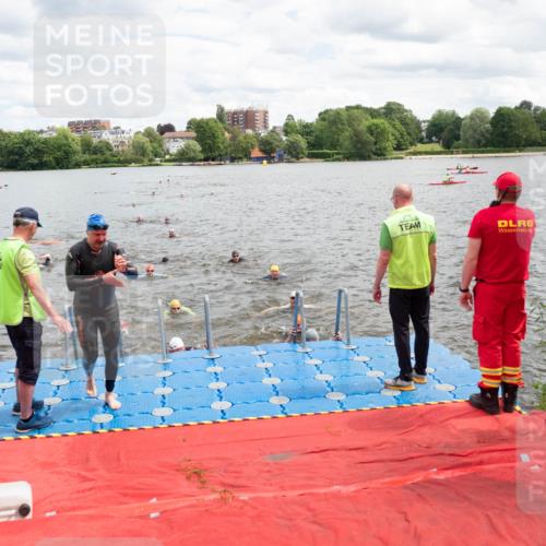 16.06.2024 - 7 Türme Triathlon MichiJ http://msf.ph/oto/6268890 16.06.2024 11:56:40 Schwimmen 374, 382, 391, 404, 410, 413, 481, 495, 523, 535, 541, 548, 575, 594 meine-sportfotos.de