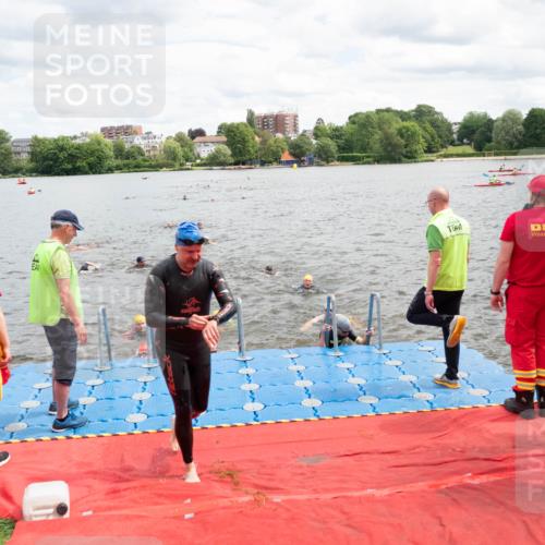 16.06.2024 - 7 Türme Triathlon MichiJ http://msf.ph/oto/6268898 16.06.2024 11:56:41 Schwimmen 374, 382, 391, 404, 410, 413, 481, 495, 523, 535, 541, 548, 575, 594 meine-sportfotos.de