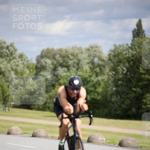 16.06.2024 - 26. Vierlanden-Triathlon Jannik Wohlers http://msf.ph/oto/6268902 16.06.2024 10:56:37 Radfahren 13, 113, 129, 133, 147, 197, 198, 212 meine-sportfotos.de