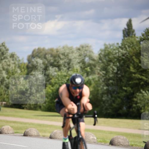16.06.2024 - 26. Vierlanden-Triathlon Jannik Wohlers http://msf.ph/oto/6268910 16.06.2024 10:56:37 Radfahren 13, 113, 129, 133, 147, 197, 198, 212 meine-sportfotos.de