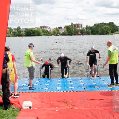 16.06.2024 - 7 Türme Triathlon MichiJ http://msf.ph/oto/6268911 16.06.2024 11:56:46 Schwimmen 374, 382, 391, 404, 410, 413, 481, 495, 523, 535, 541, 548, 575, 594 meine-sportfotos.de