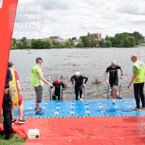 16.06.2024 - 7 Türme Triathlon MichiJ http://msf.ph/oto/6268913 16.06.2024 11:56:46 Schwimmen 374, 382, 391, 404, 410, 413, 481, 495, 523, 535, 541, 548, 575, 594 meine-sportfotos.de