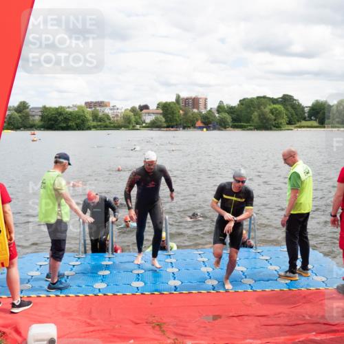16.06.2024 - 7 Türme Triathlon MichiJ http://msf.ph/oto/6268921 16.06.2024 11:56:47 Schwimmen 374, 382, 391, 404, 410, 413, 481, 495, 523, 535, 541, 548, 575, 594 meine-sportfotos.de