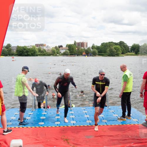 16.06.2024 - 7 Türme Triathlon MichiJ http://msf.ph/oto/6268925 16.06.2024 11:56:47 Schwimmen 374, 382, 391, 404, 410, 413, 481, 495, 523, 535, 541, 548, 575, 594 meine-sportfotos.de