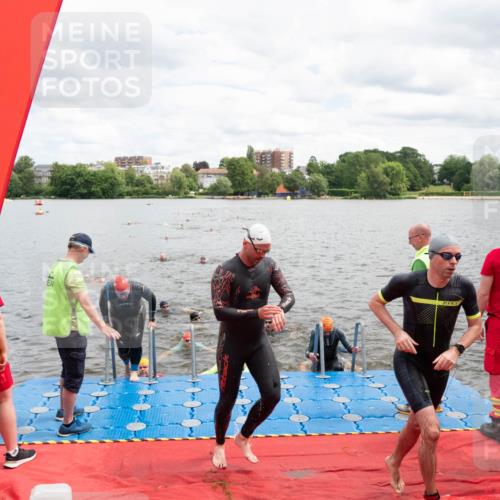 16.06.2024 - 7 Türme Triathlon MichiJ http://msf.ph/oto/6268929 16.06.2024 11:56:48 Schwimmen 374, 382, 391, 404, 410, 413, 481, 495, 523, 535, 541, 548, 575, 594 meine-sportfotos.de