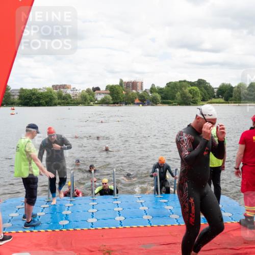 16.06.2024 - 7 Türme Triathlon MichiJ http://msf.ph/oto/6268931 16.06.2024 11:56:49 Schwimmen 374, 382, 391, 404, 410, 413, 481, 495, 523, 535, 541, 548, 575, 594 meine-sportfotos.de